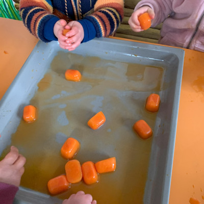 Eiswürfel in orange